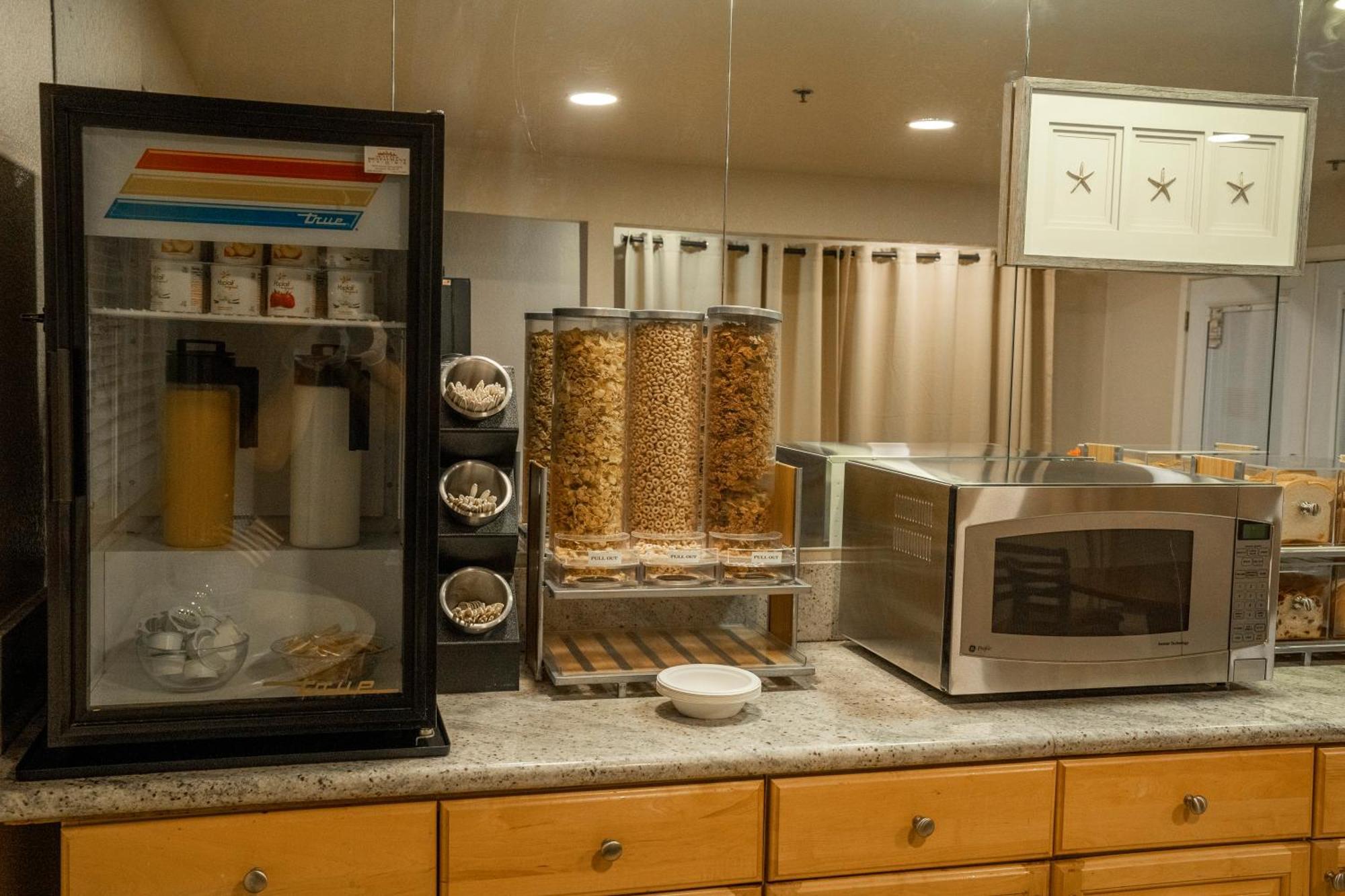 Americas Best Value Inn Lynnwood Esterno foto