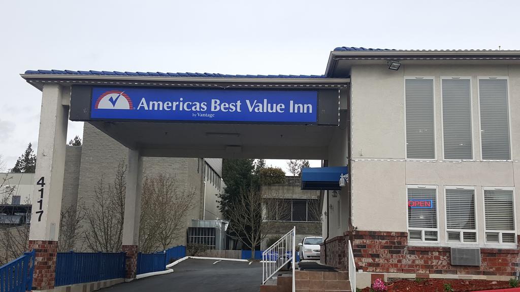 Americas Best Value Inn Lynnwood Esterno foto
