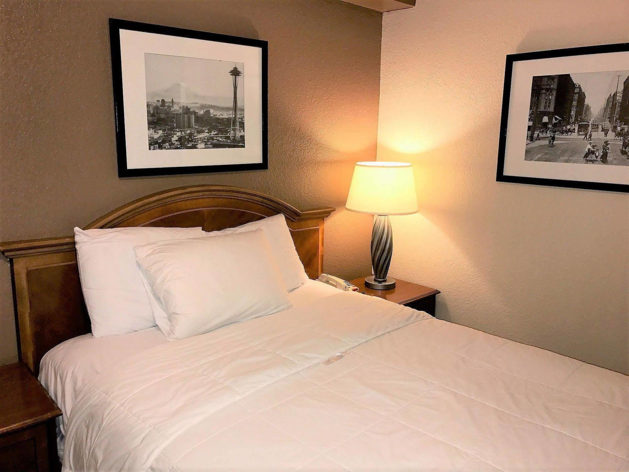 Americas Best Value Inn Lynnwood Esterno foto