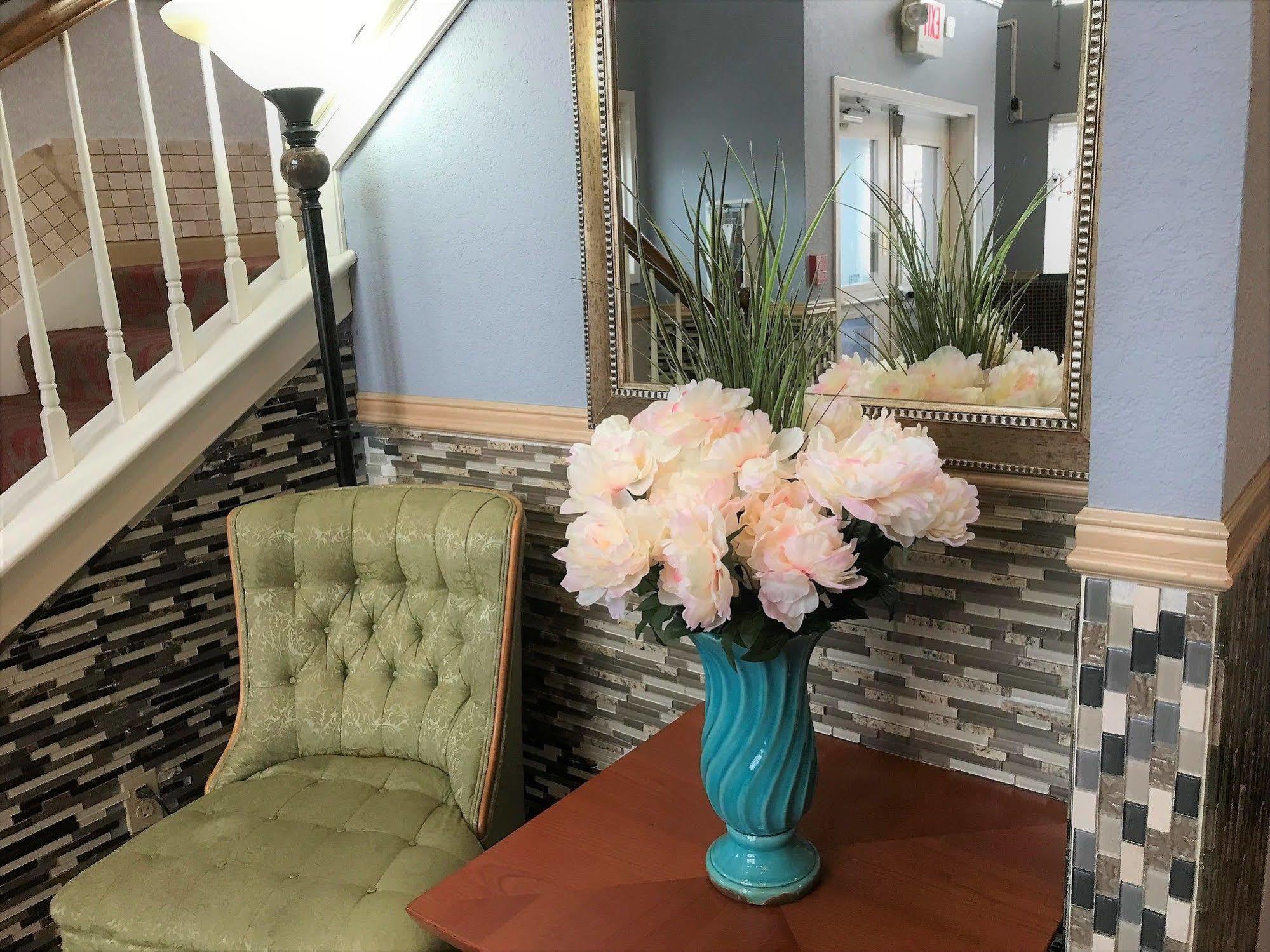 Americas Best Value Inn Lynnwood Esterno foto