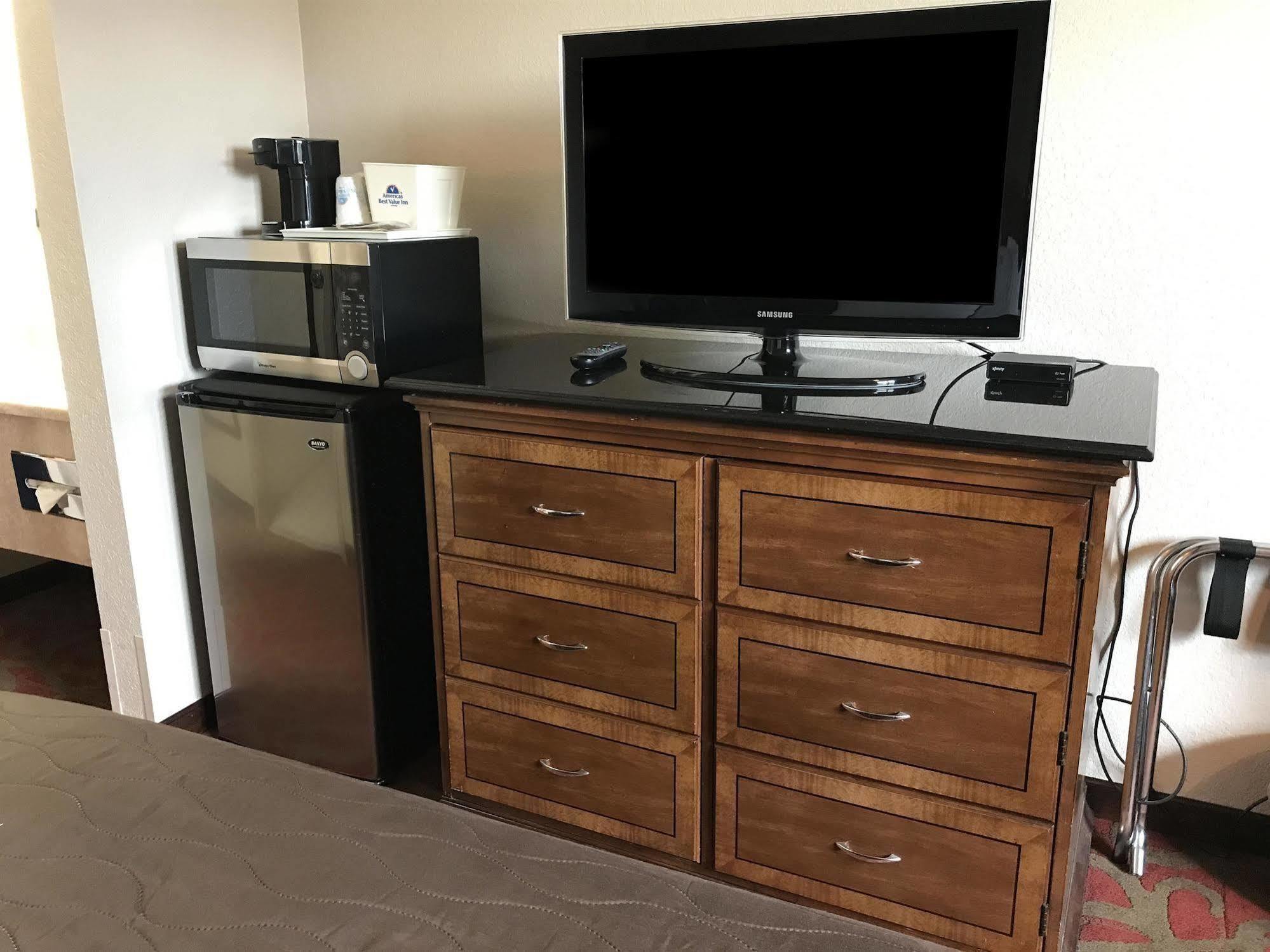 Americas Best Value Inn Lynnwood Esterno foto